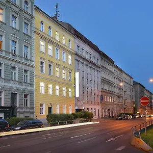 Otel Season Three Stars, Prag