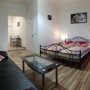 https://apartment-krale-jiriho.karlovyvary-hotels.com