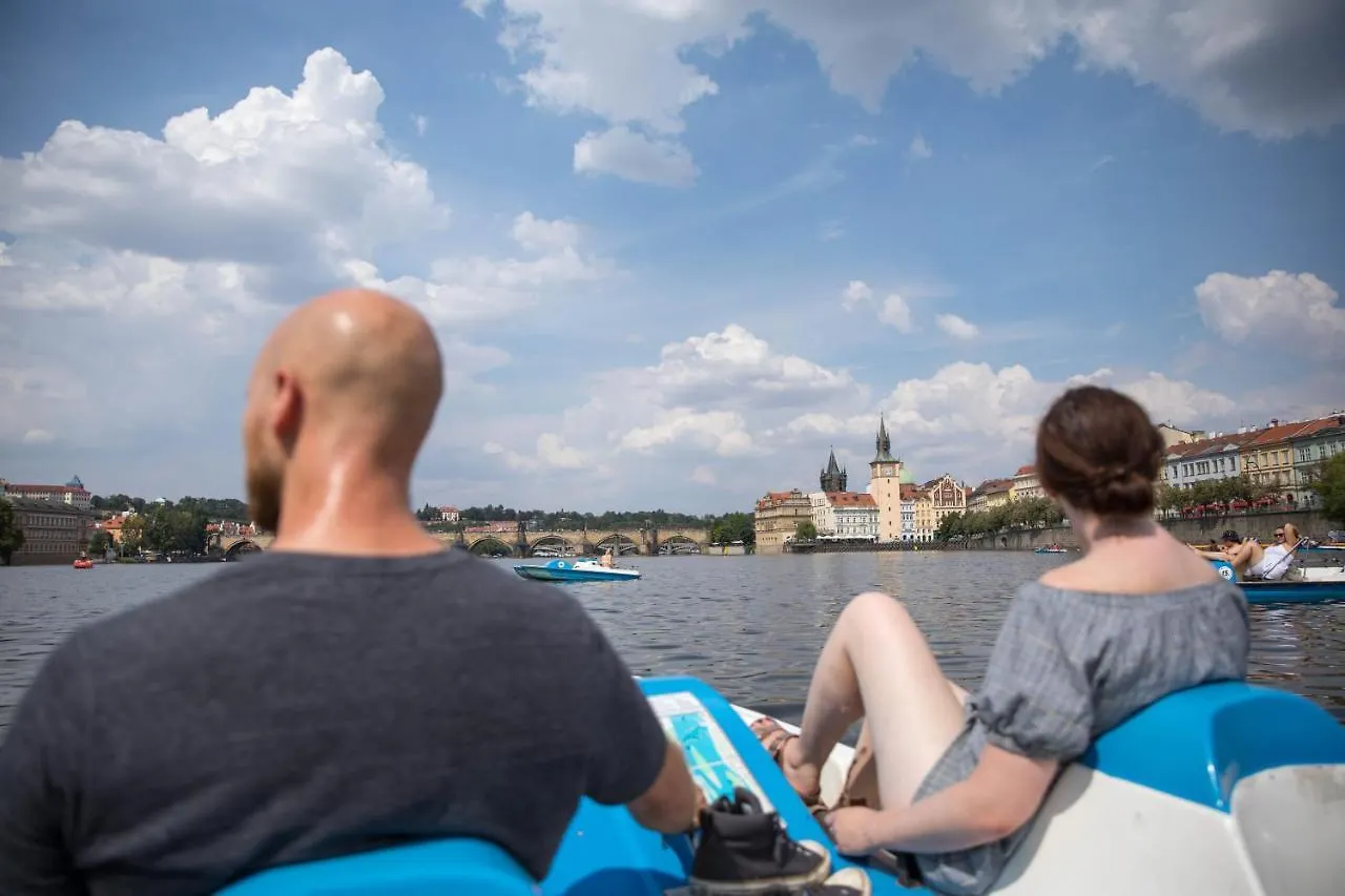 Hostel Onefam Home Prag