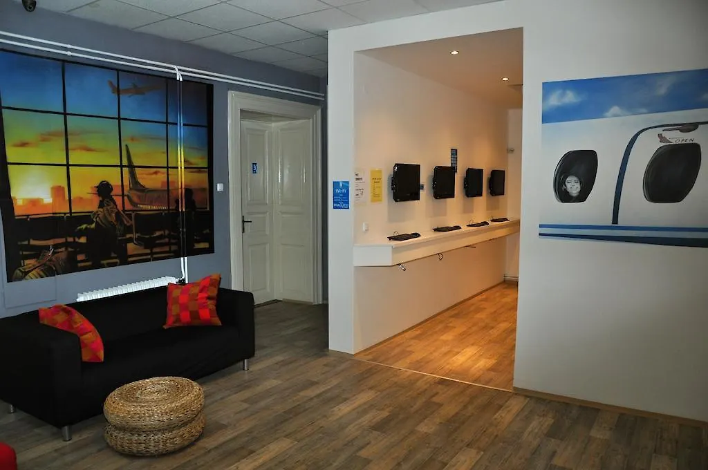 Hostel Onefam Home Prag